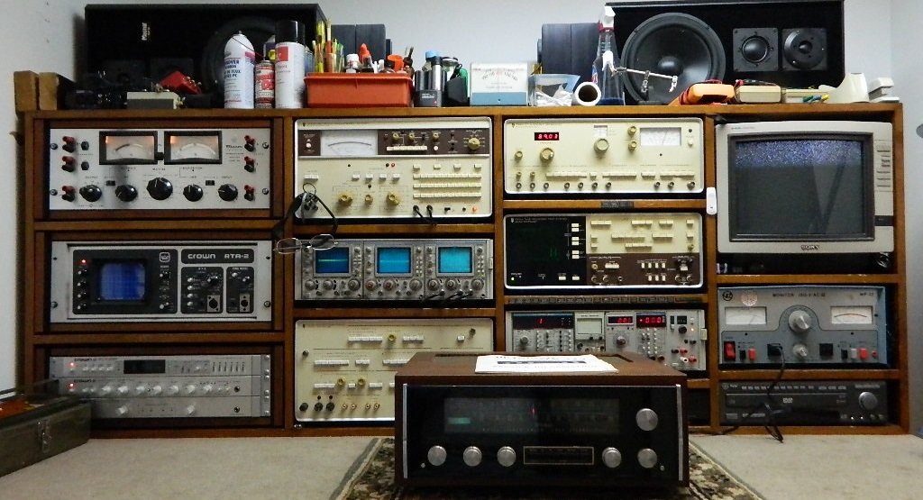 the-analog-store-work-bench-2